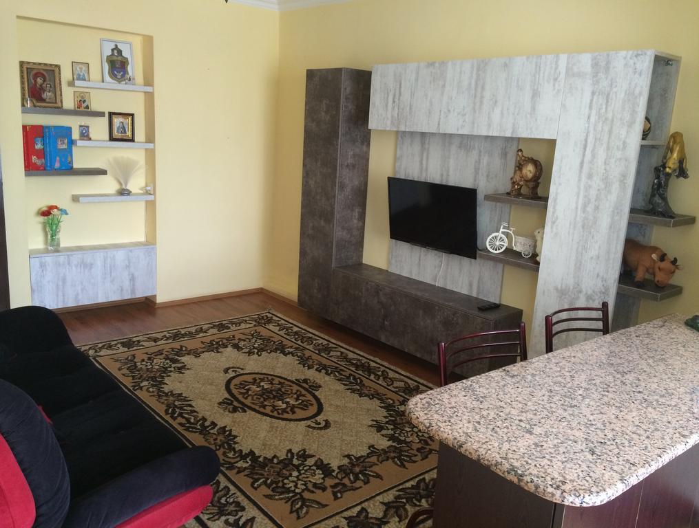 Apartment On Khinikadze 4 Batumi Exterior photo